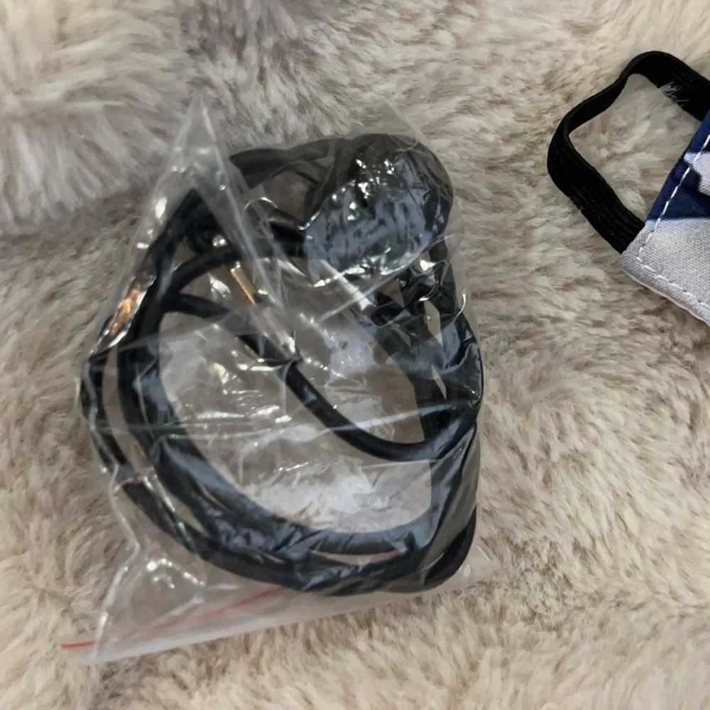 New set/3 face masks